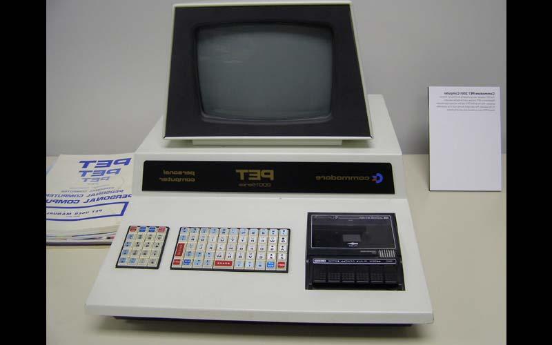 Commodore PET 2001系列(1977)|威尼斯人在线计算机科学系于1977年购买Commodore PET用于教师教育. (由Jean Jennings Bartik计算机博物馆提供)